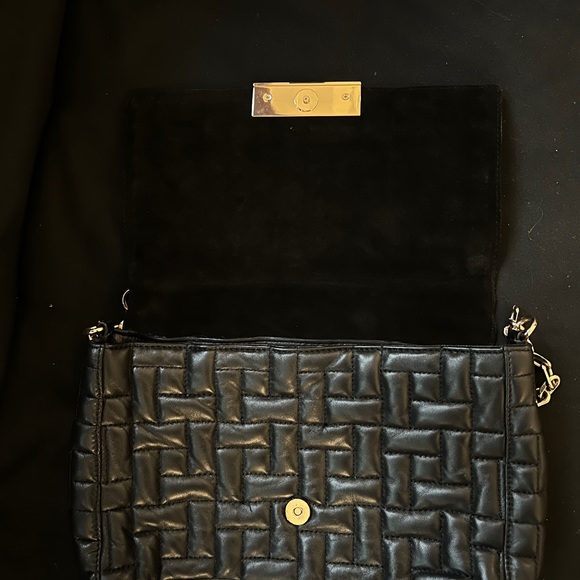 Zara Black Leather Chain Trim Quilted Shoulder Bag. - Picture 5 of 6